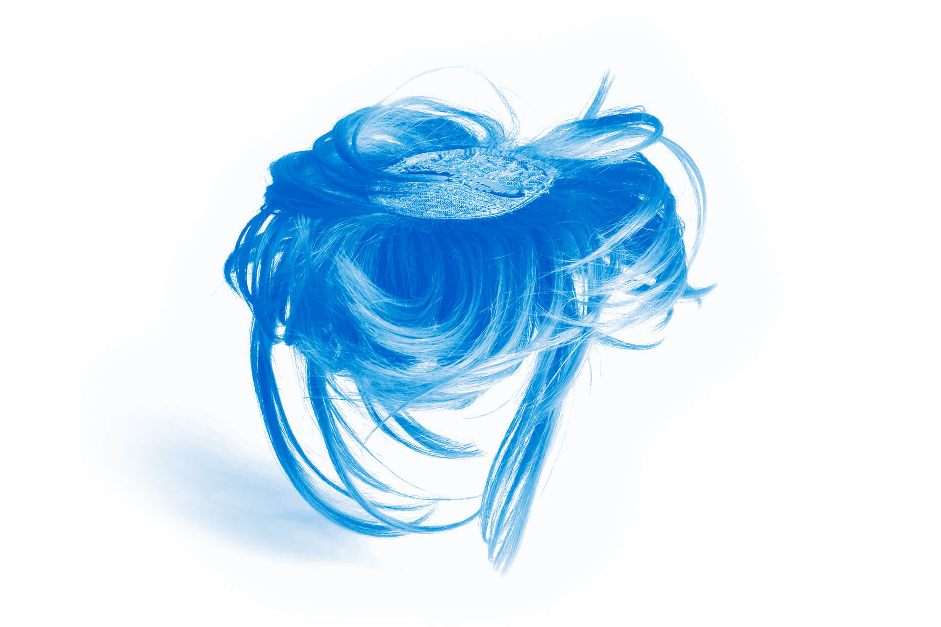 Cover-Motiv für die Publikation Frise A–Z: frei schwebende blaue Perücke